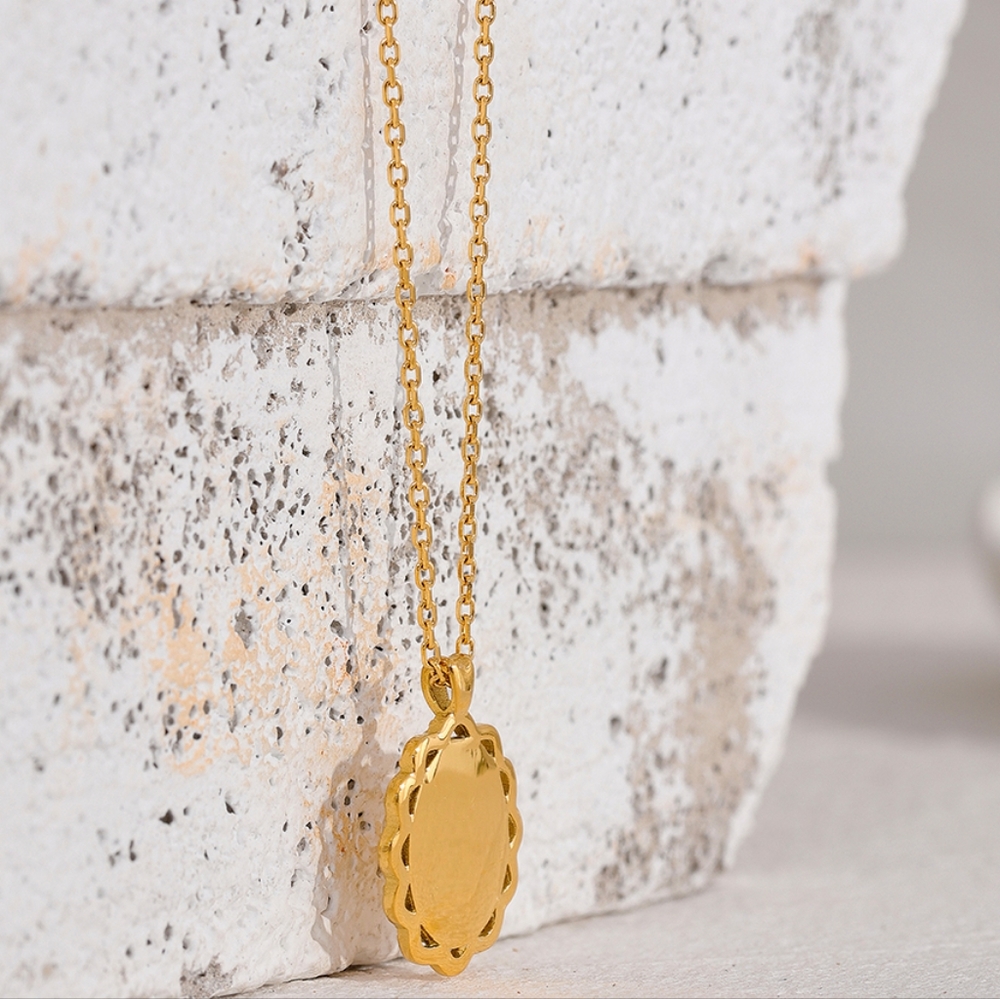 Pretty Flower Pendant Necklace - Picture 3 of 6